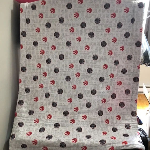 🏀Toronto Raptors🏀Toddler 3pc Bed set🏀 - Picture 4 of 12